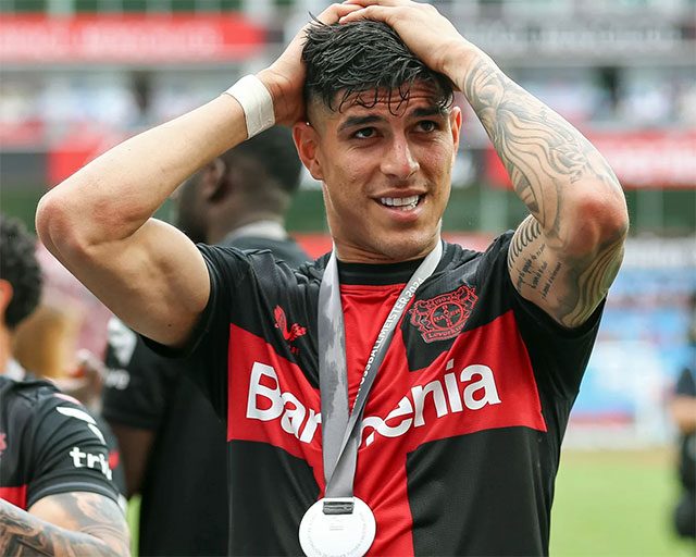 Hincapi là thành viên Leverkusen đoạt chức vô địch Bundesliga 2023/24